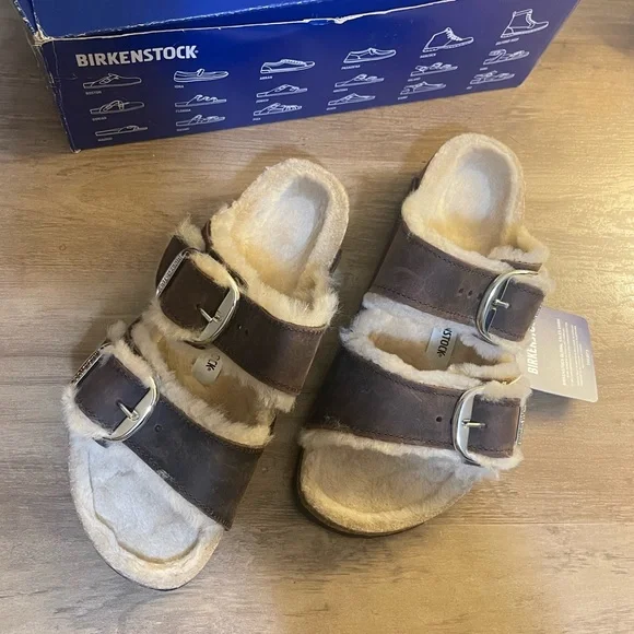 Birkenstock Arizona Big Buckle Shearling Sandals with Habana Oiled Leather - Picture 5 of 9
